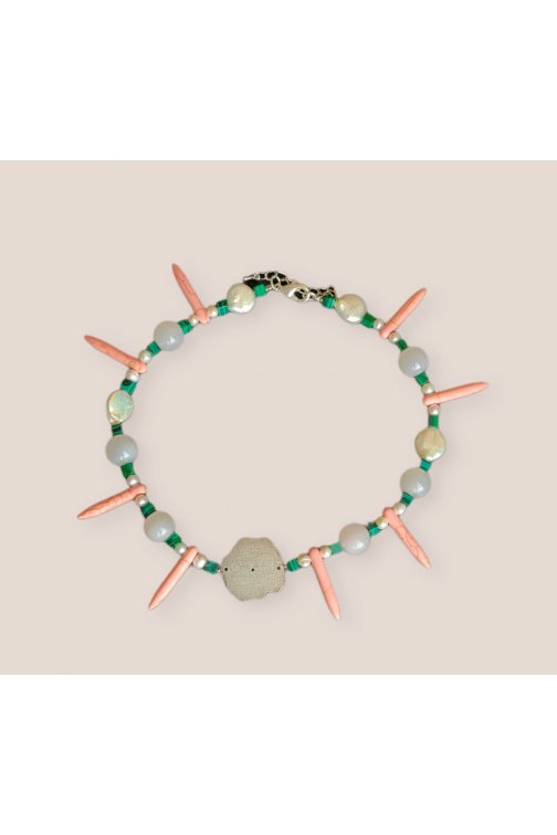 Tricolor wasabi necklace