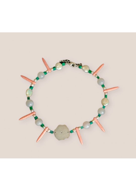 Tricolor wasabi necklace