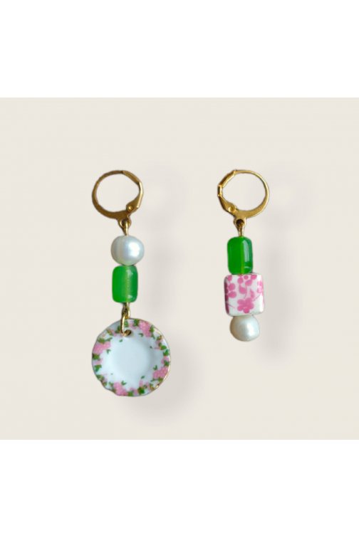 Asymmetrical earrings with...