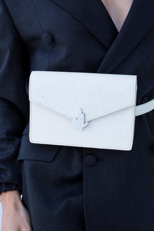 Pochette, ceinture vegan blanc cassé 2
